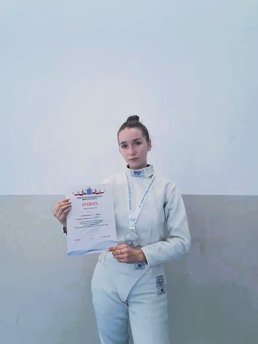 Студентки Вавиловского университета – призеры и победители областной Универсиады по фехтованию Фото 2