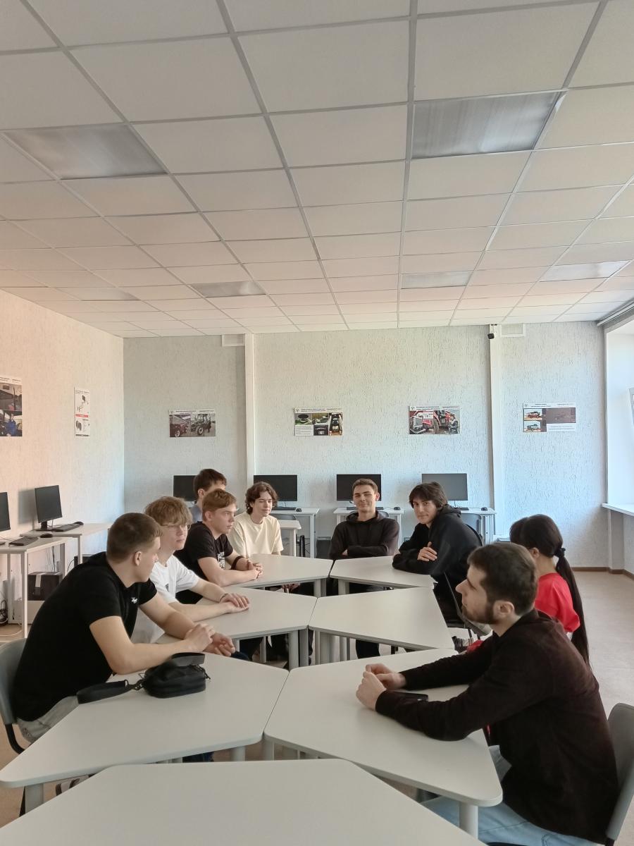 Студенты узнали о возможностях трудоустройства в университете Фото 1