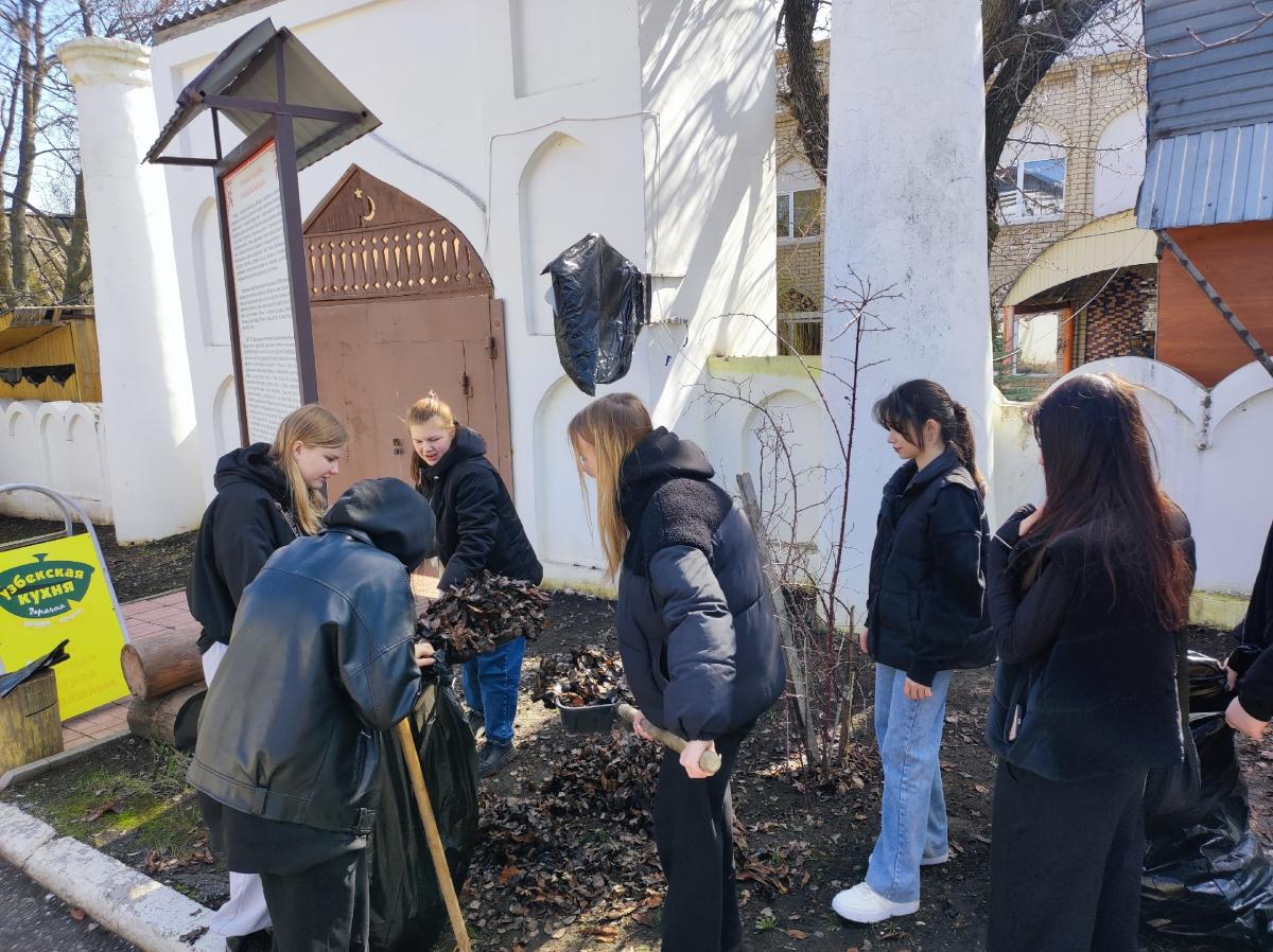 Субботник в Парке Победы Фото 2