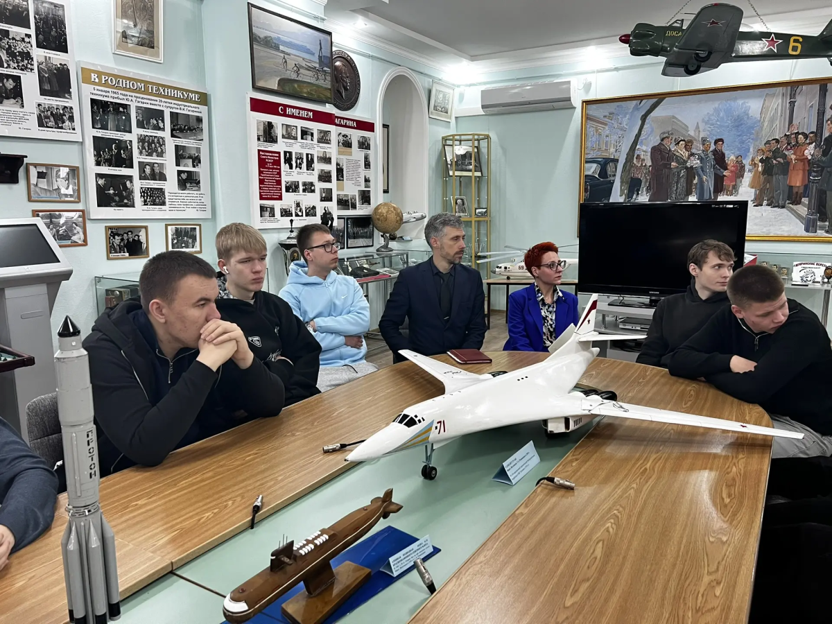 В преддверии Дня космонавтики студенты Вавиловского университета прикоснулись к истории первого полета в Народном музее Ю.А. Гагарина Фото 2