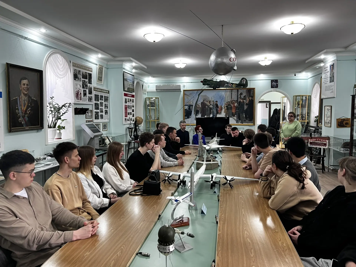 В преддверии Дня космонавтики студенты Вавиловского университета прикоснулись к истории первого полета в Народном музее Ю.А. Гагарина Фото 4