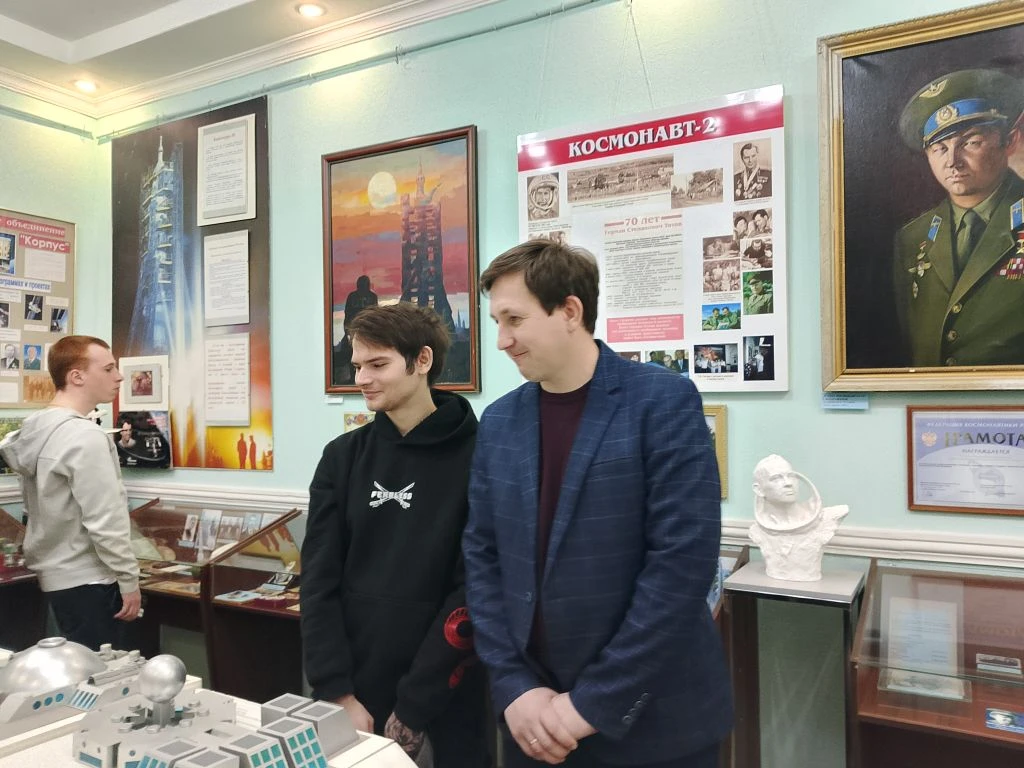 В преддверии Дня космонавтики студенты Вавиловского университета прикоснулись к истории первого полета в Народном музее Ю.А. Гагарина Фото 6