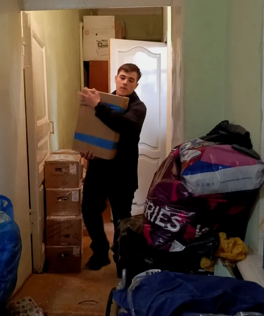 Погрузка гуманитарной помощи Фото 1