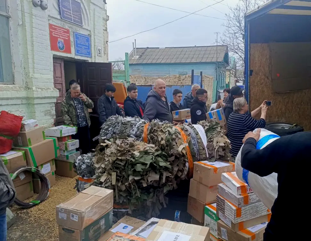 Погрузка гуманитарной помощи Фото 4