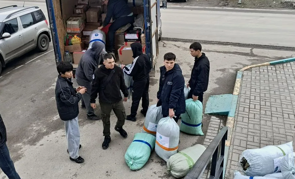 Погрузка гуманитарной помощи Фото 6