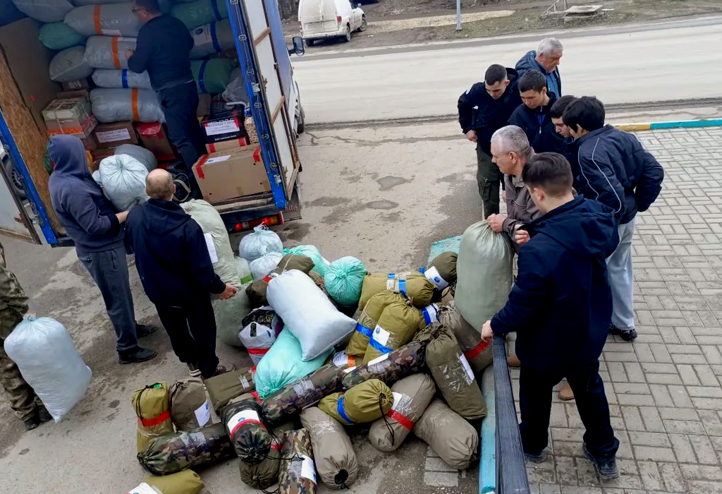 Погрузка гуманитарной помощи Фото 7
