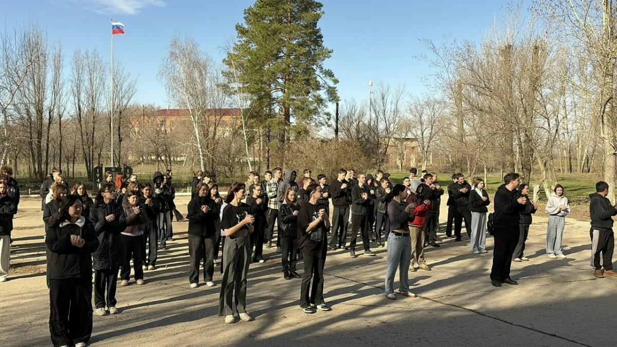 День здоровья начался с "Космической зарядки с чемпионом" Фото 3