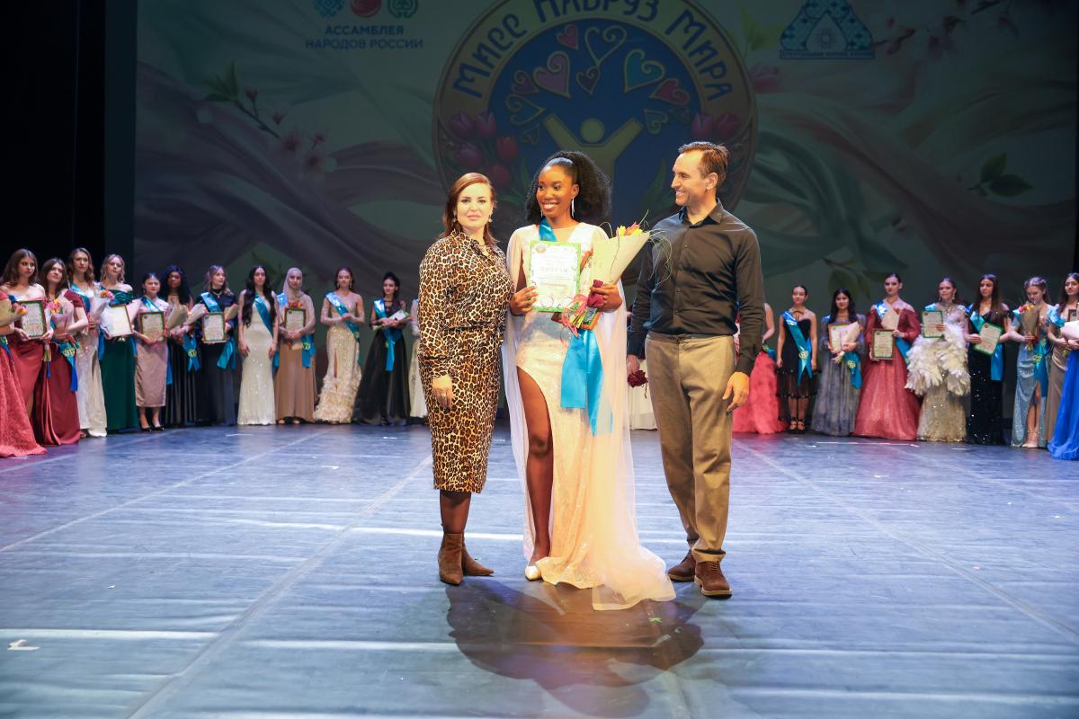 Студентки подготовительного отделения – победительницы конкурса «Мисс Навруз» Фото 2