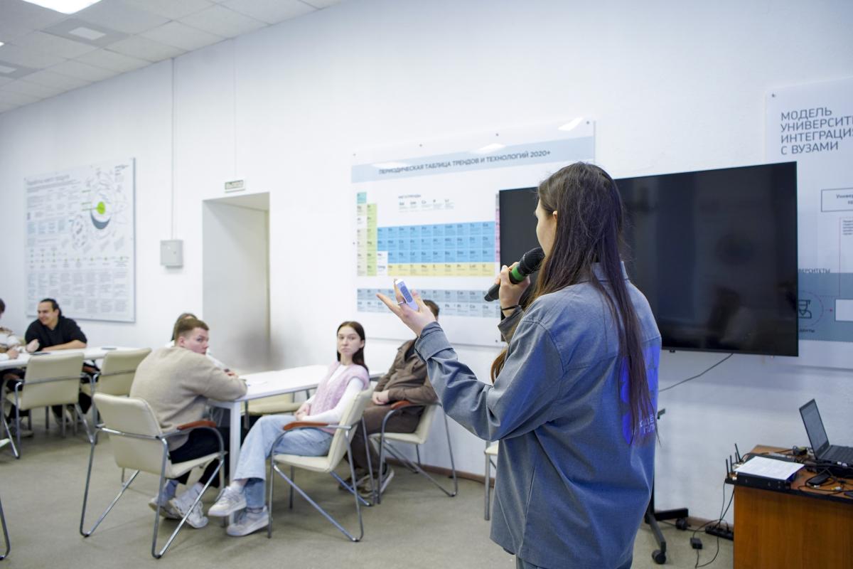 Студенты Вавиловского университета приняли участие в викторине «Сила духа сквозь время» Фото 3