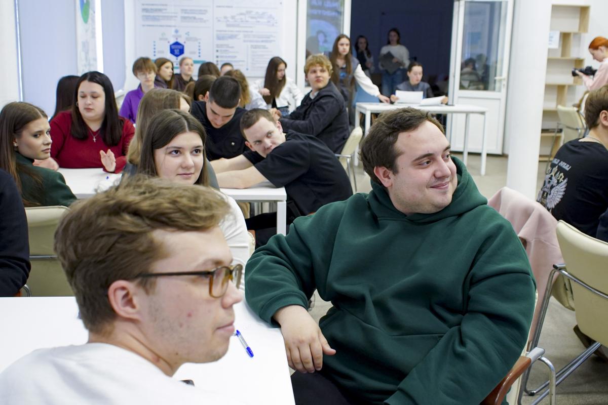 Студенты Вавиловского университета приняли участие в викторине «Сила духа сквозь время» Фото 4