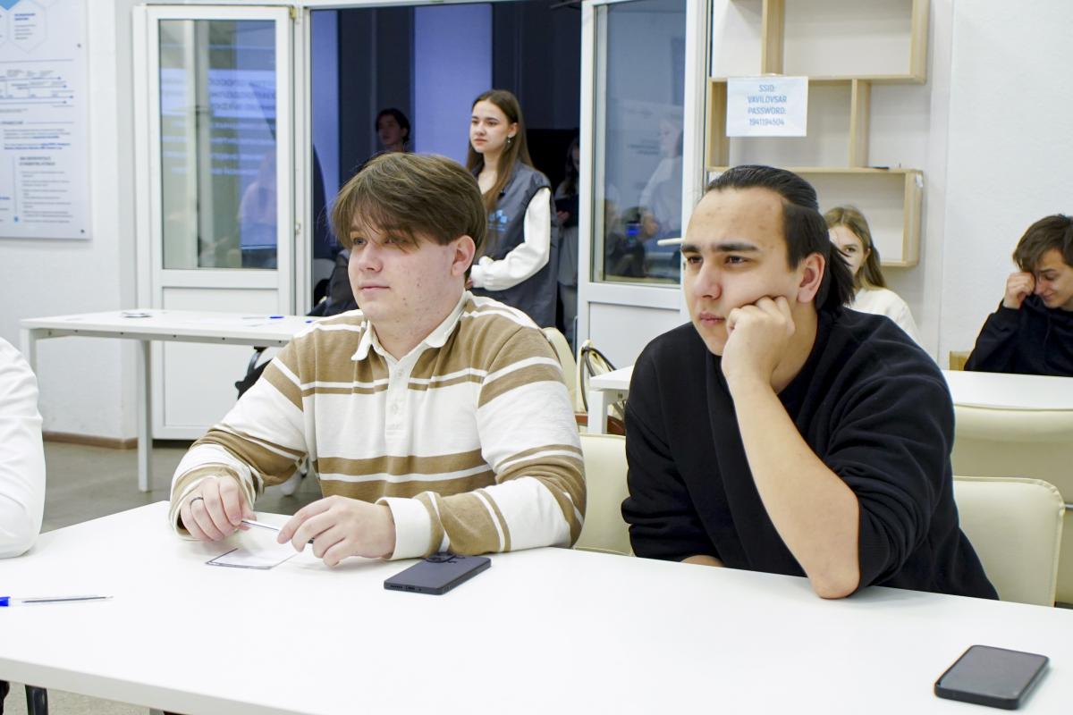 Студенты Вавиловского университета приняли участие в викторине «Сила духа сквозь время» Фото 7