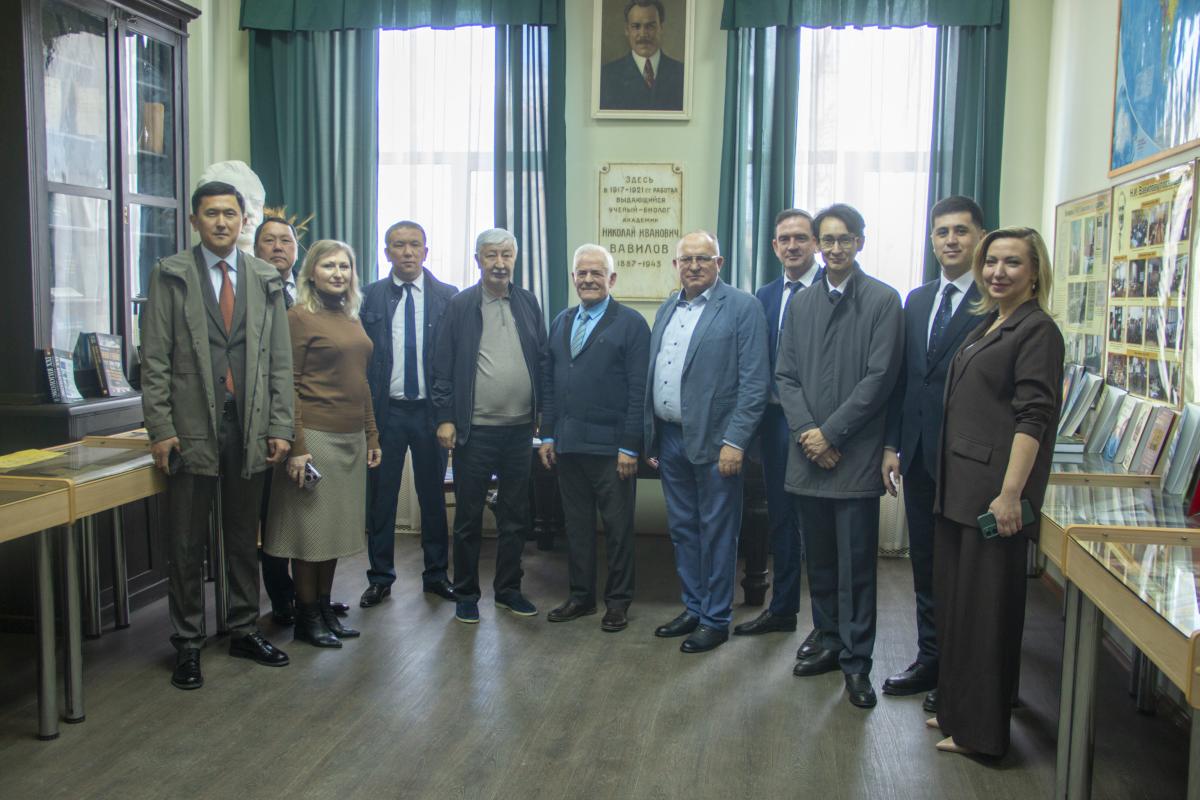 Делегация Западно-Казахстанской области оценила потенциал сотрудничества с Вавиловским университетом Фото 6 Делегация Западно-Казахстанской области оценила потенциал сотрудничества с Вавиловским университетом Фото 6