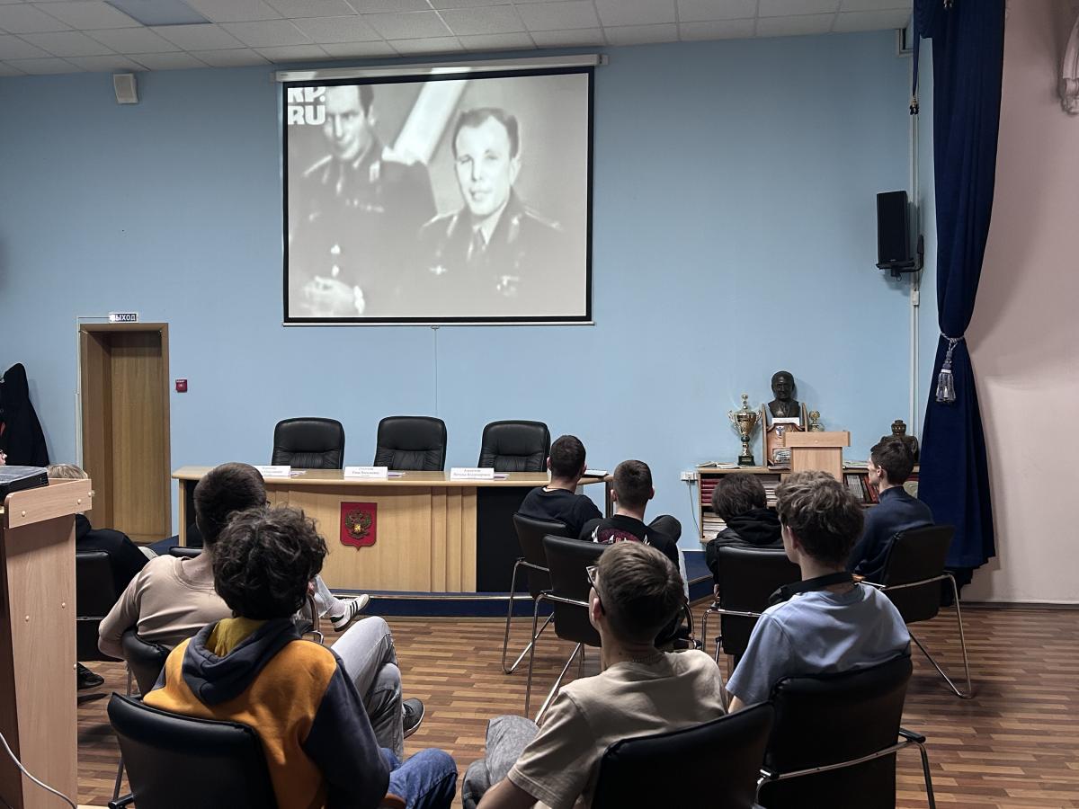 Студенты проверили свои знания в командной игре на космическую тематику Фото 2