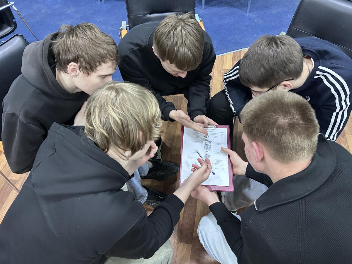 Студенты проверили свои знания в командной игре на космическую тематику Фото 4