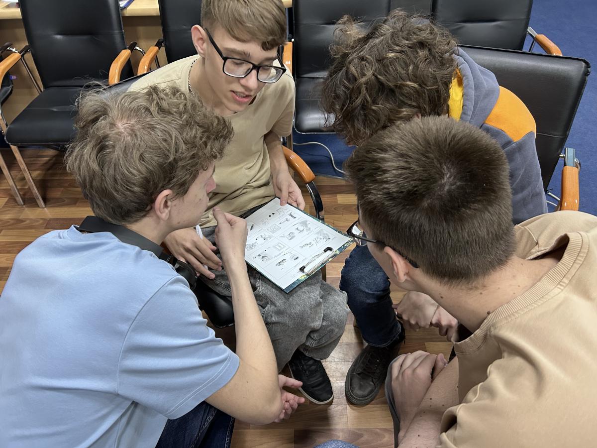 Студенты проверили свои знания в командной игре на космическую тематику Фото 7