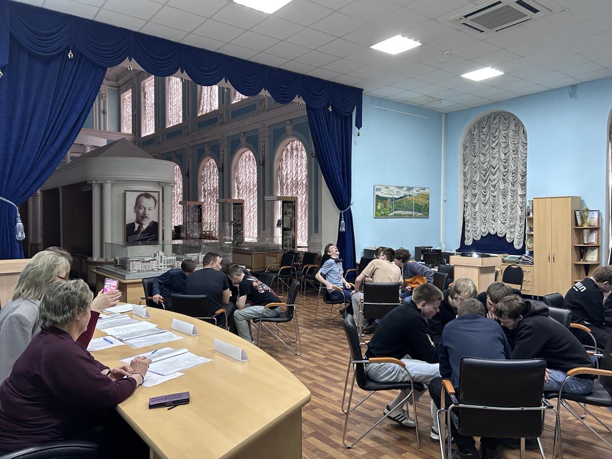 Студенты проверили свои знания в командной игре на космическую тематику Фото 8