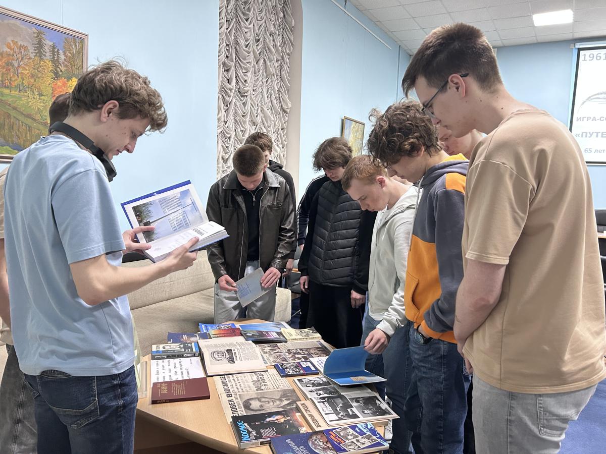 Студенты проверили свои знания в командной игре на космическую тематику Фото 9
