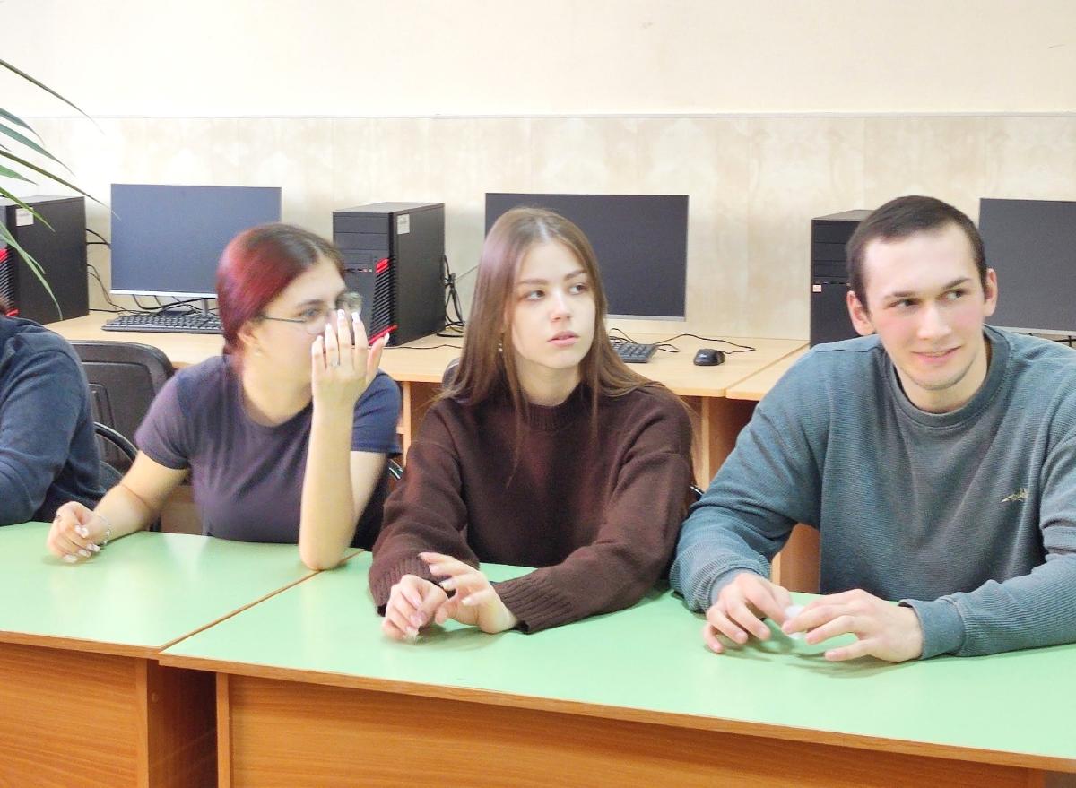 Мастер-класс «Экономический шторм» для обучающихся в рамках деловой программы IV Регионального чемпионата Высоких технологий Фото 8