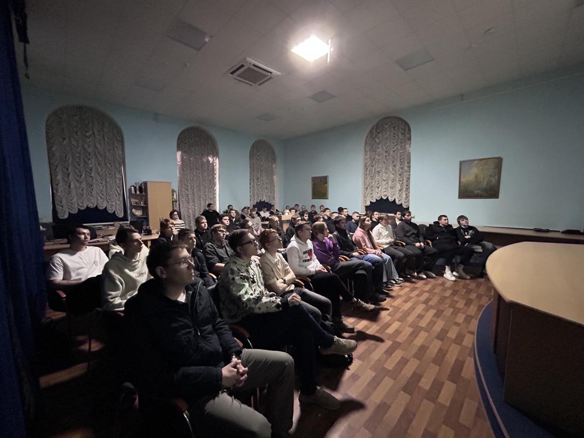 Студенты поучаствовали в кинолектории «Первый в космосе» Фото 1