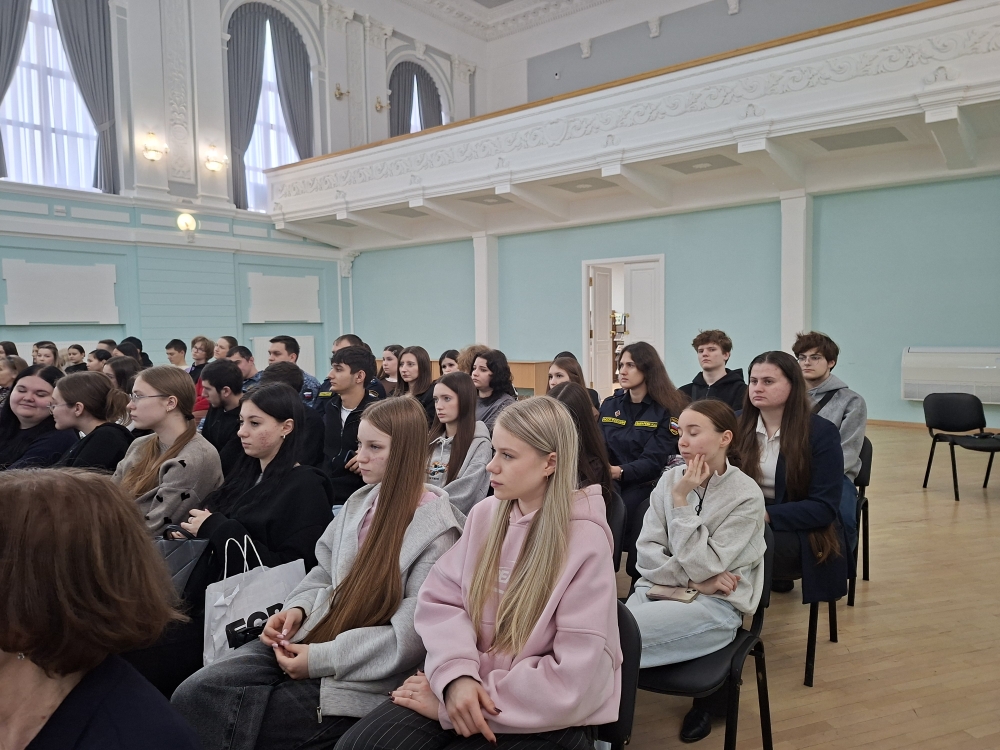 Вечер космической славы «Герои во Вселенной»: студенты познакомились с историей покорения космоса Фото 2