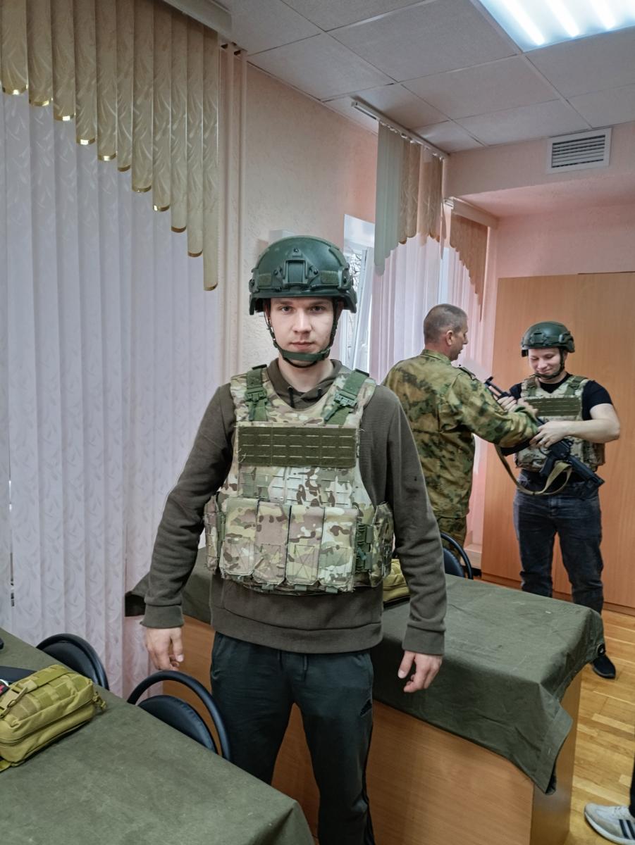 Студенты колледжей познакомились с начальной военной подготовкой в центре «Патриот» Фото 3