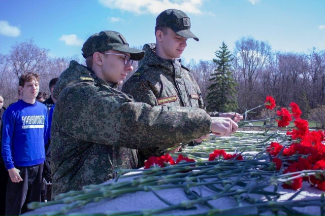 Профком студентов организовал поездку в Парк покорителей космоса им. Ю.А. Гагарина в преддверии Дня космонавтики Фото 4