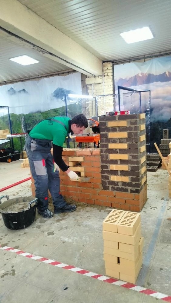 Старт межрегионального этапа по компетенции «Кирпичная кладка» Фото 5