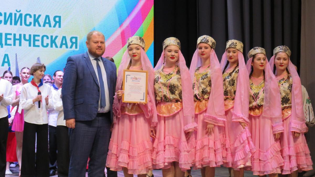 Студенты Марксовского филиала Вавиловского университета блеснули талантами на «Студенческой весне» Фото 1