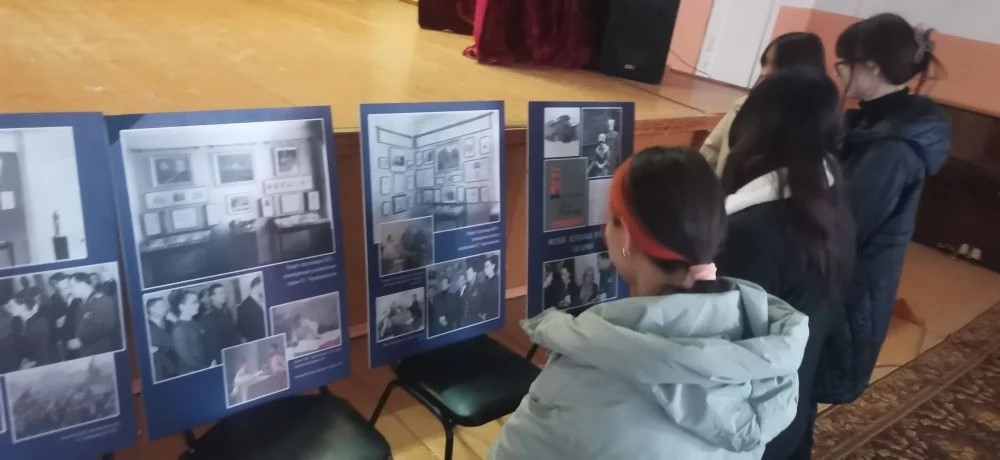 Музей им. Н.Г. Чернышевского о Гагарине. Выставка «Музей, который посетил Ю. А. Гагарин». Фото 2