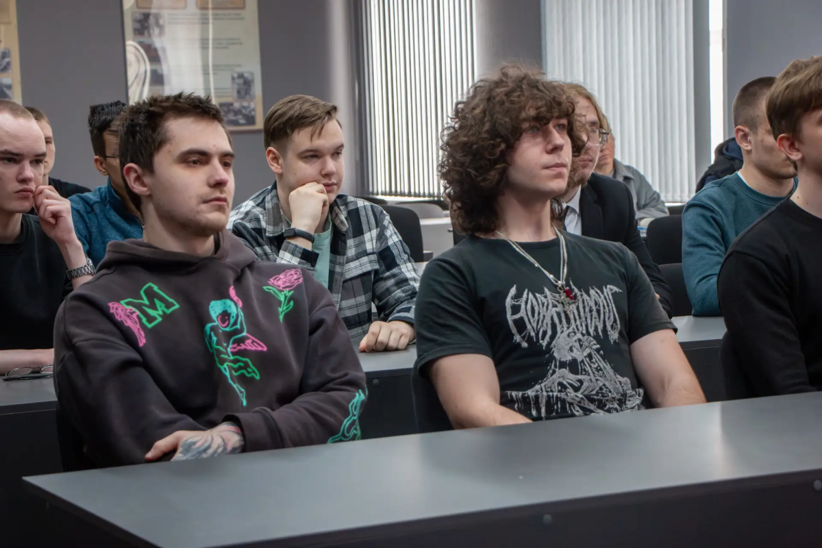 В Вавиловском университете прошел открытый диалог-лекторий ко Дню памяти жертв геноцида советского народа в годы ВОВ Фото 5