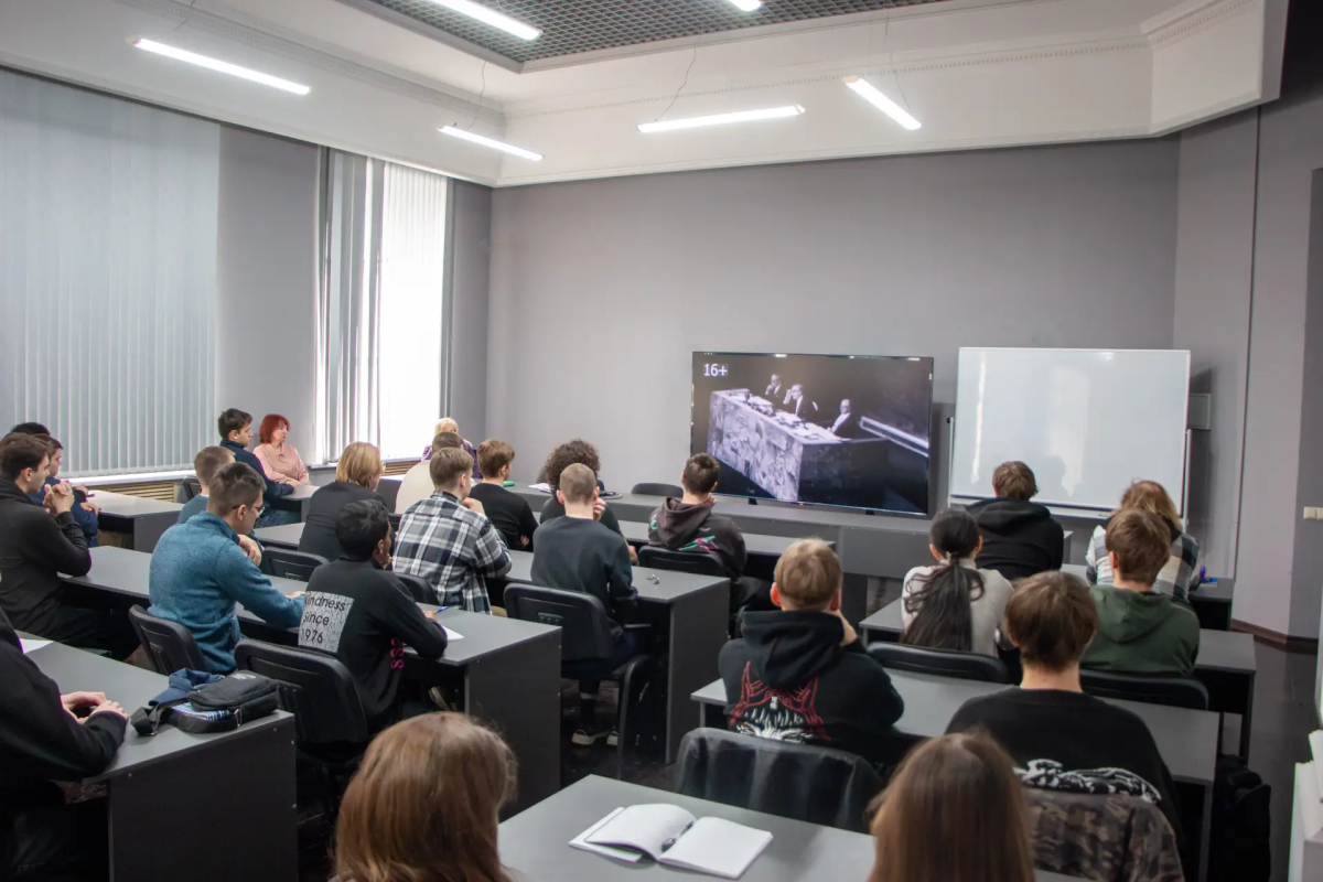 В Вавиловском университете прошел открытый диалог-лекторий ко Дню памяти жертв геноцида советского народа в годы ВОВ