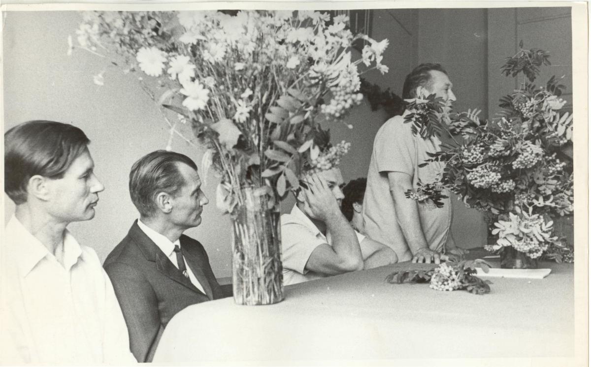 – Встреча с выпускниками лесфака 1950 г. Выступает – ректор Е.Д. Милованов