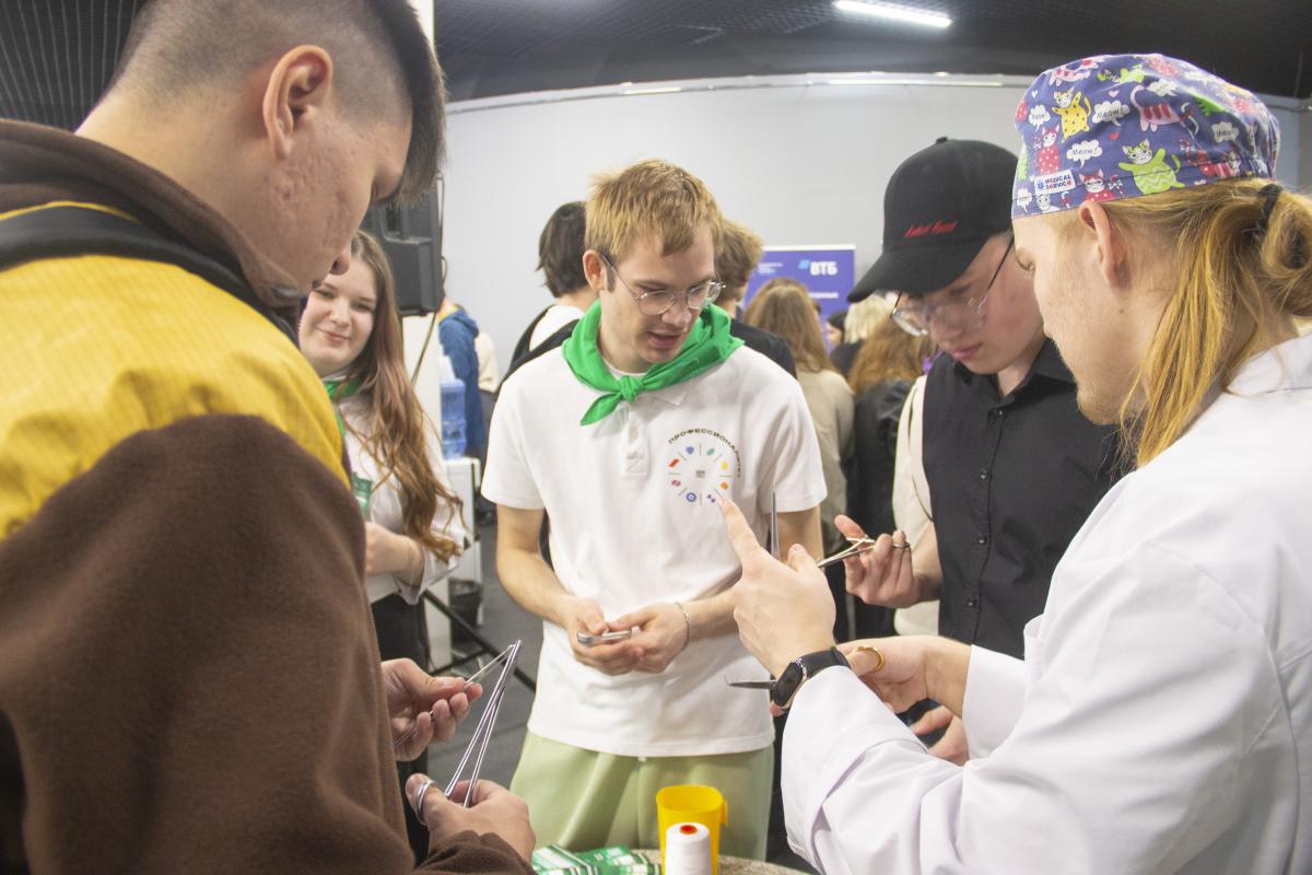 Вавиловский университет представил выставочную экспозицию на Всероссийской ярмарке трудоустройства Фото 11