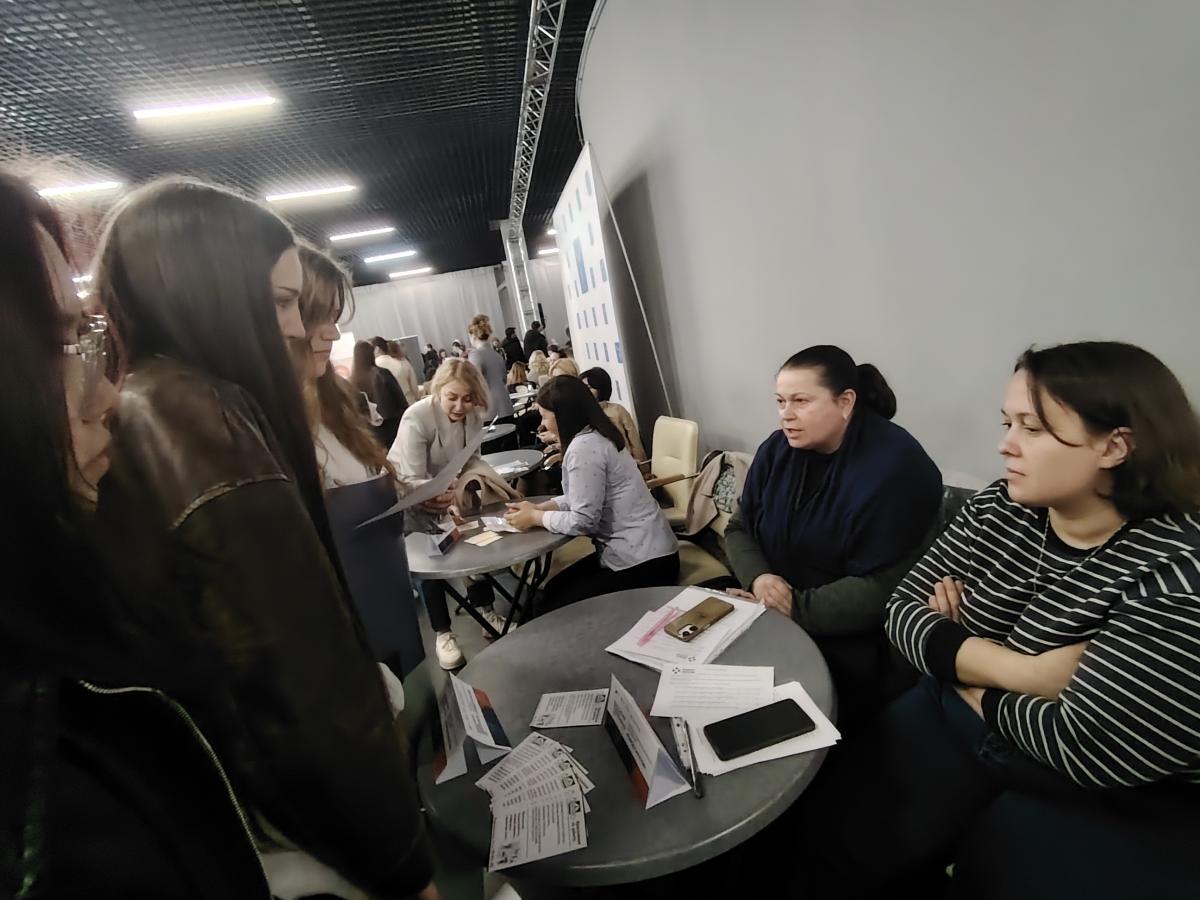 Студенты и преподаватели посетили Всероссийскую ярмарку трудоустройства Фото 3