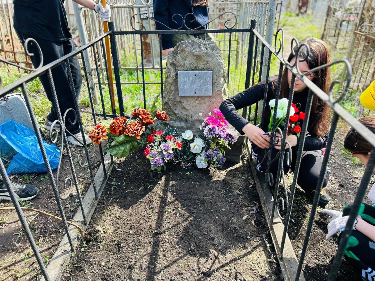 Активисты присоединились ко Всероссийской неделе субботников «Мы за чистоту» Фото 2