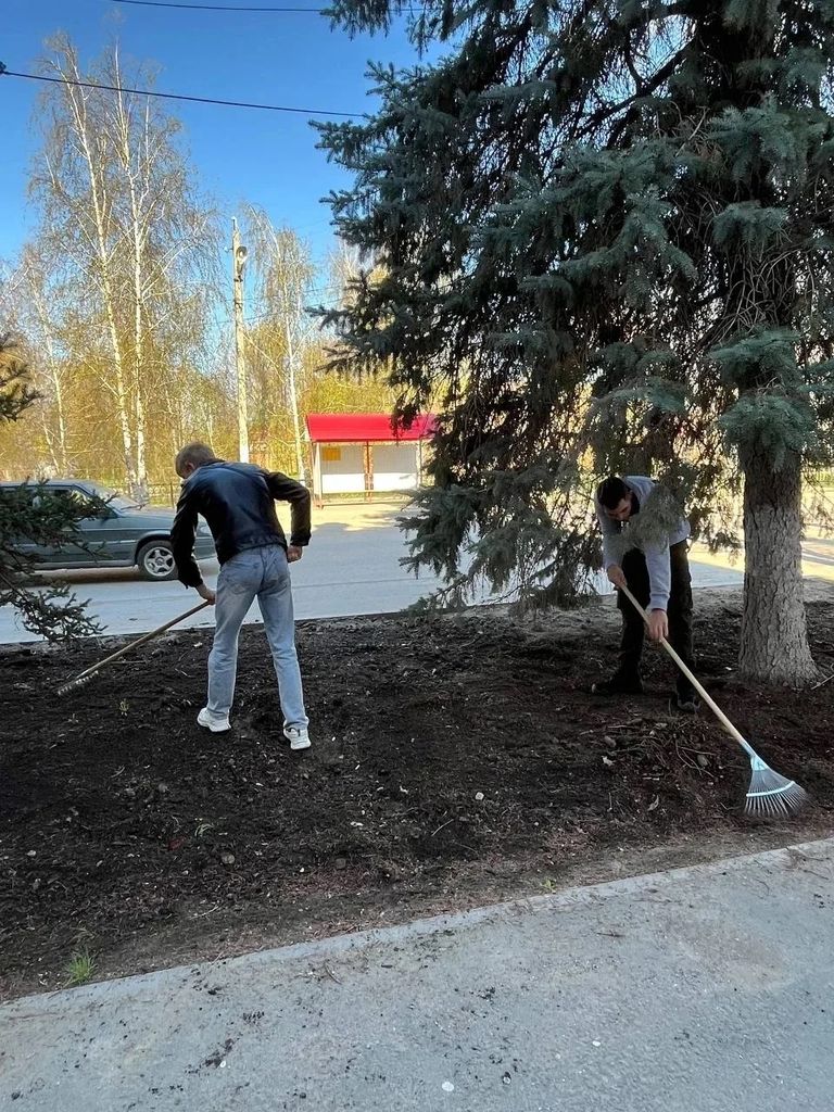 Субботник в Пугачевском филиале Фото 1