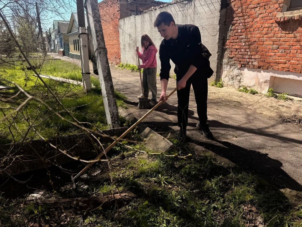 Субботник в Пугачевском филиале Фото 2