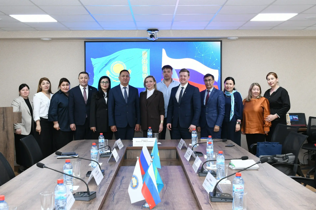 Институт международных связей расширяет профориентационное сотрудничество в Центральной Азии