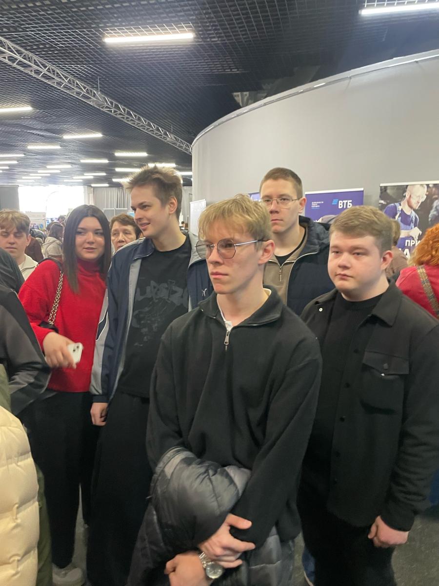 Студенты кафедры "Техническое обеспечение АПК" приняли участие во Всероссийской ярмарке трудоустройства Фото 5