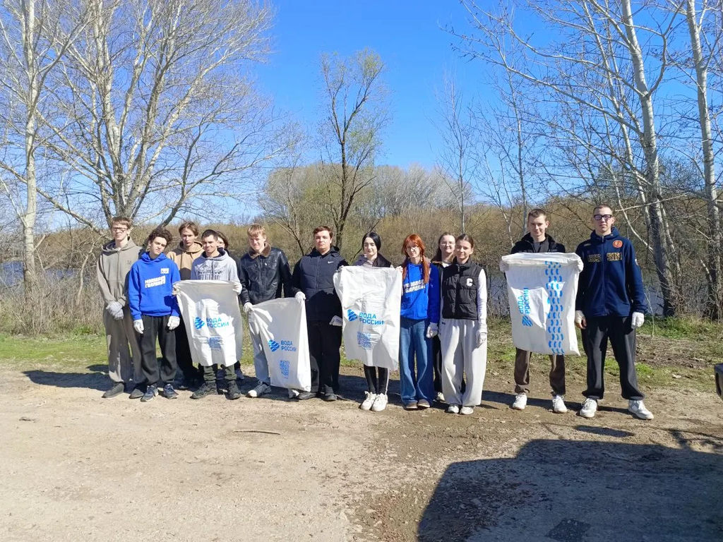 Студенты Пугачёвского филиала благоустроили берег реки Большой Иргиз