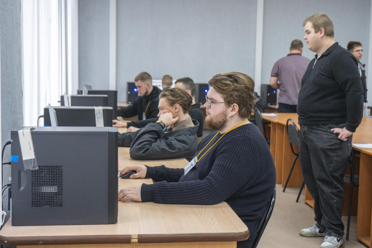 В Вавиловском университете открылась XI Международная студенческая олимпиада «Надежда энергетики» Фото 11