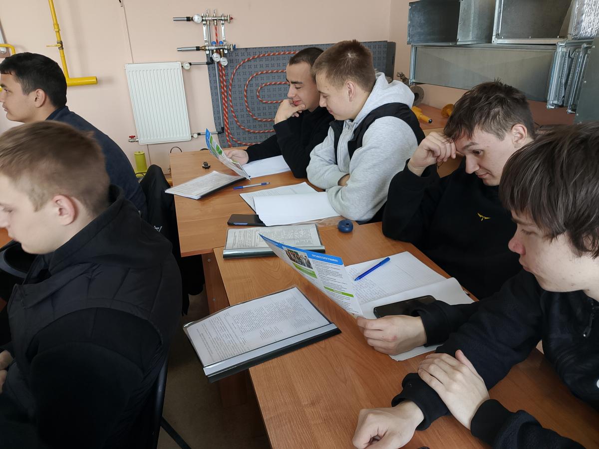 Участие кафедры «Гидромелиорация, природообустройство и строительство в АПК» в профориентационной работе с учащимися Финансово-технологического колледжа г. Саратова Фото 3