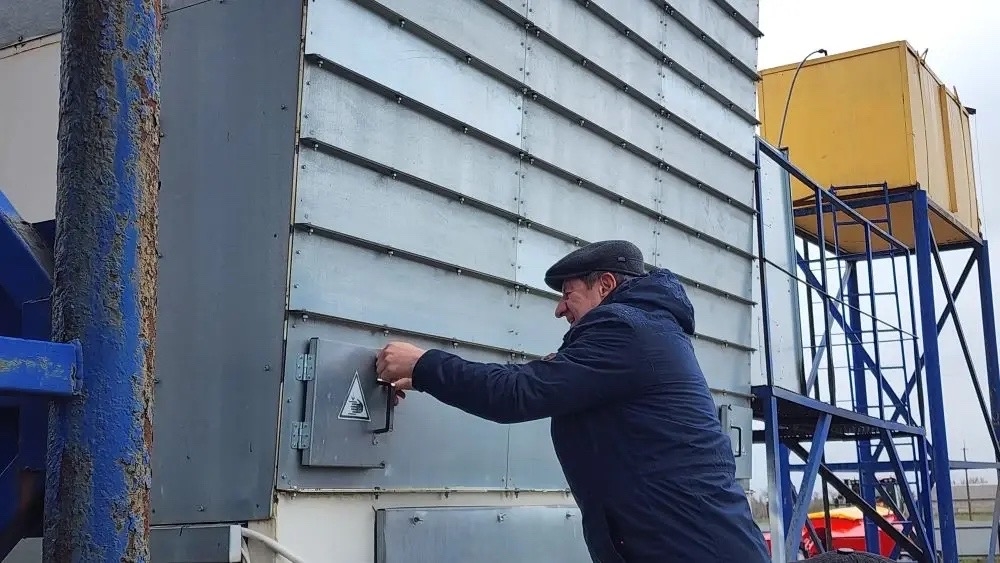 Рабочий визит сотрудников кафедры "Техническое обеспечение АПК" В семеноводческое хозяйство КФХ Жариков А.В. Фото 7