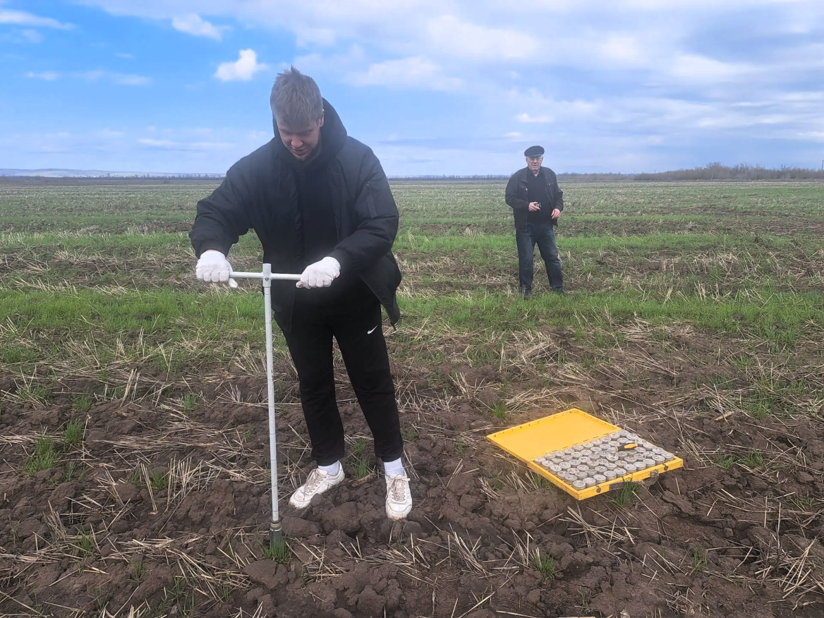Ученые Вавиловского университета исследуют влагосберегающие технологии на полях УНПО «Поволжье» Фото 3
