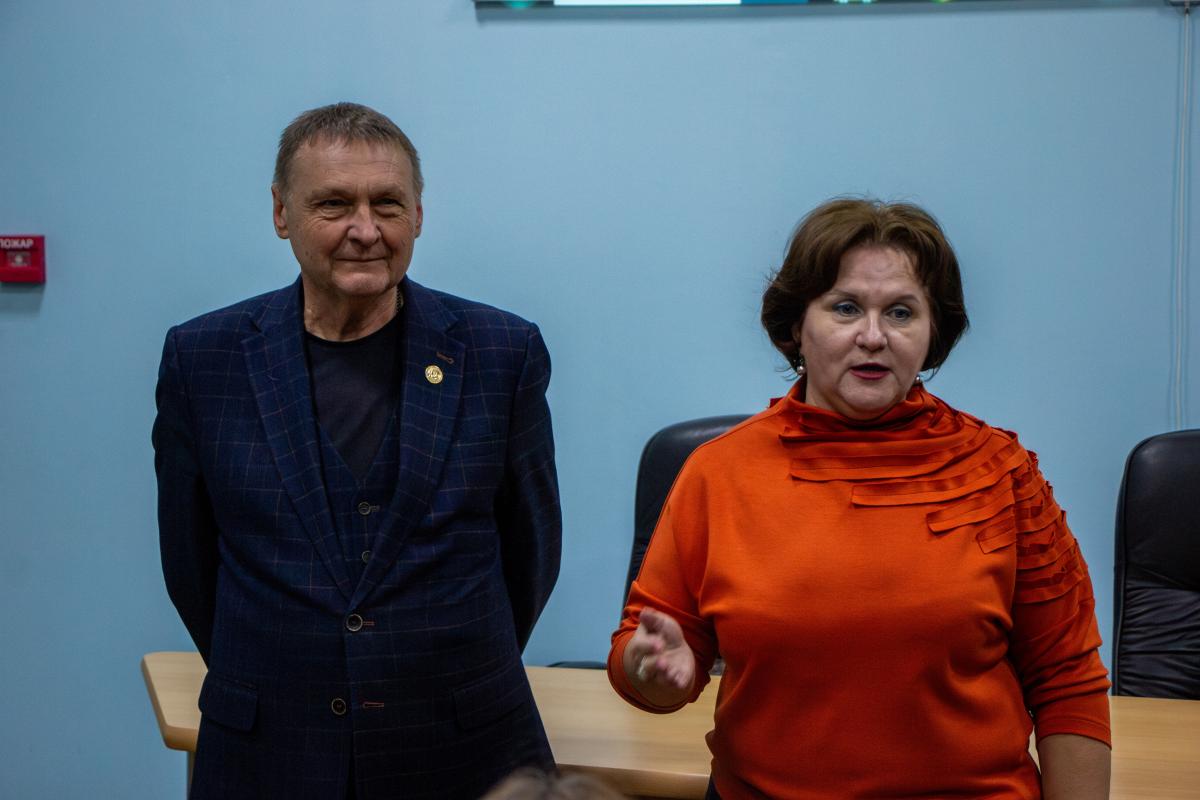 Сотрудничество с российским обществом 