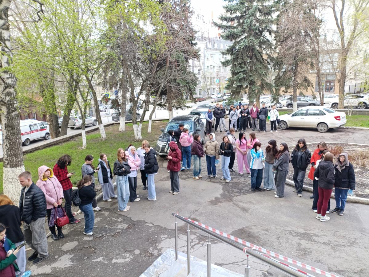 Учебная эвакуация при пожаре в колледже Фото 1