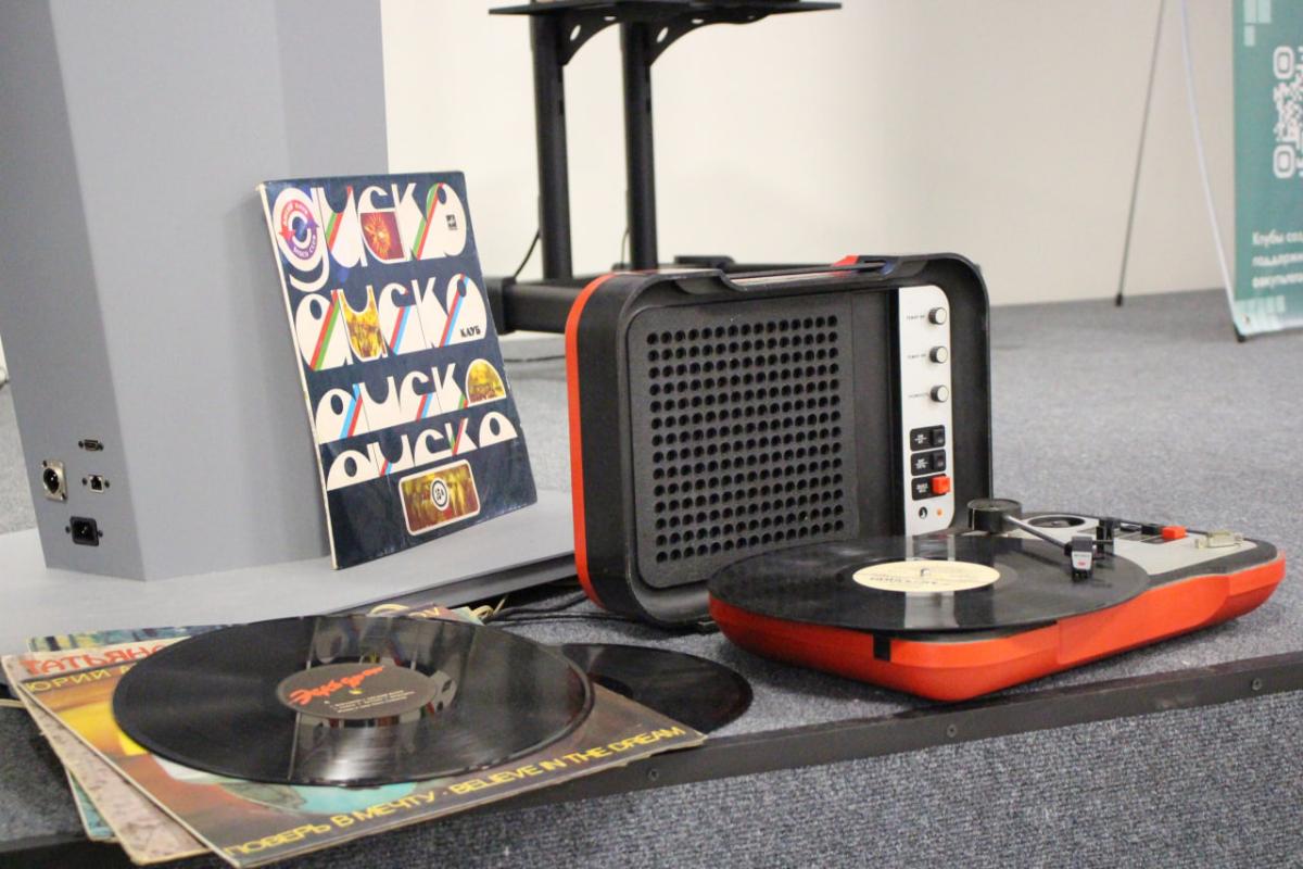 Студенты Вавиловского университета приняли участие в хакатоне DiscoHack Фото 3