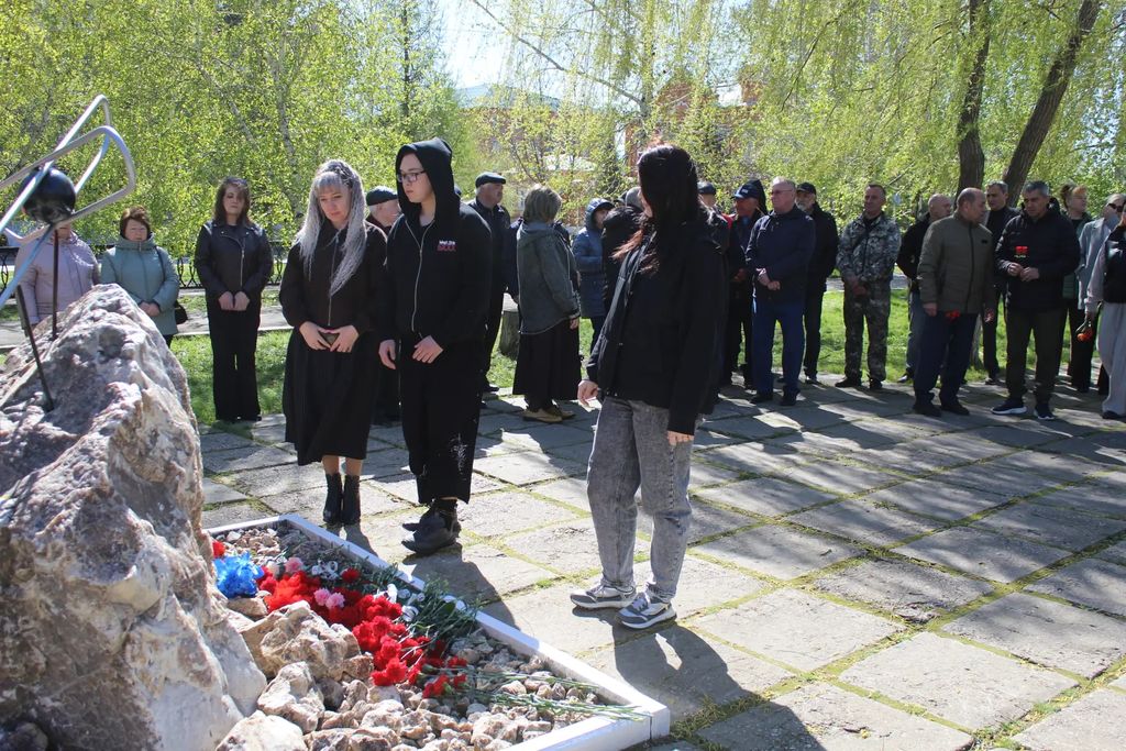 Обучающиеся Пугачевского филиала почтили память участников ликвидации аварии в Чернобыле Фото 2