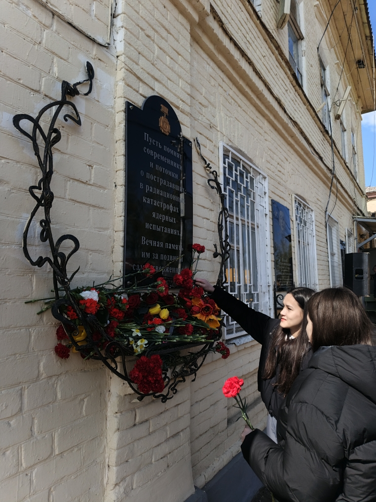 Акция посвященная ликвидаторам Чернобыльской аварии Фото 3