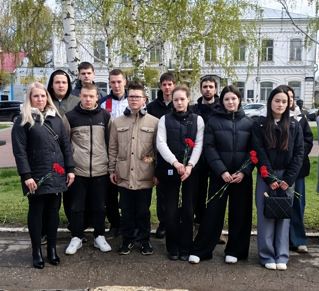 Акция посвященная ликвидаторам Чернобыльской аварии Фото 5